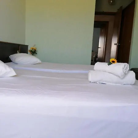 Alexandros מלון לוטראקי